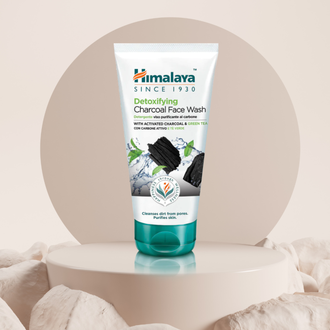 Детокс гел с Активен въглен и Зелен чай, Himalaya, 150 ml